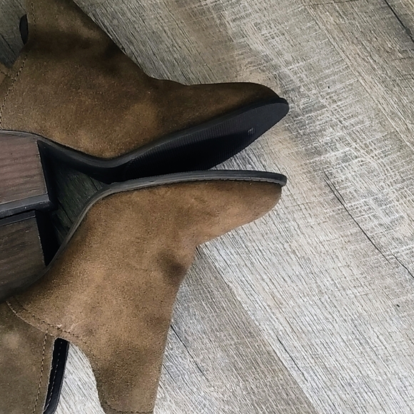 Steve Madden Tan Suede Ankle Booties - Picture 4 of 5
